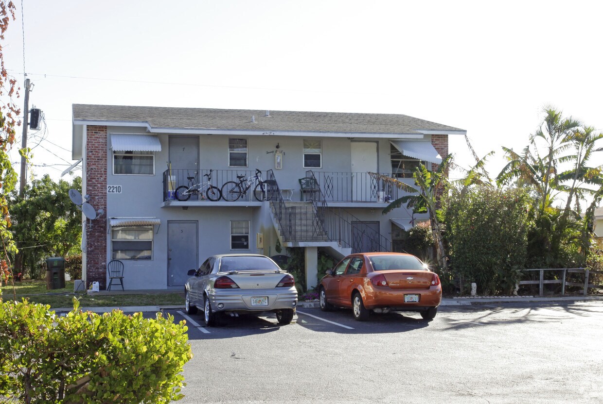 2210 SE 3rd St, Boynton Beach, FL 33435 Apartments in Boynton Beach