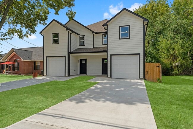 Foto del edificio - 8205 Carver Rd