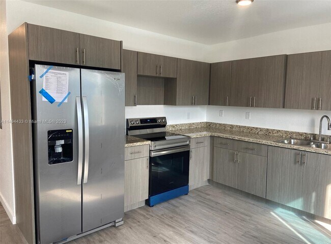 Foto del edificio - 1781 NW 65th St