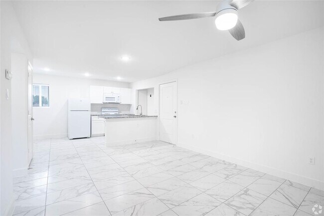 Foto del edificio - 4362 Bellfort Ave