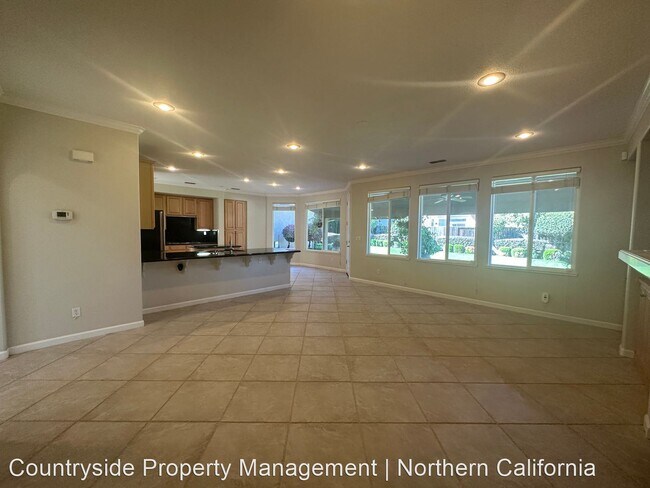 Building Photo - 4 br, 3 bath House - 3909 Edgeview Court