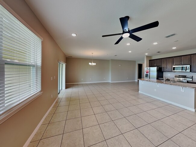 Foto del edificio - 1130 Lone Palm Wy