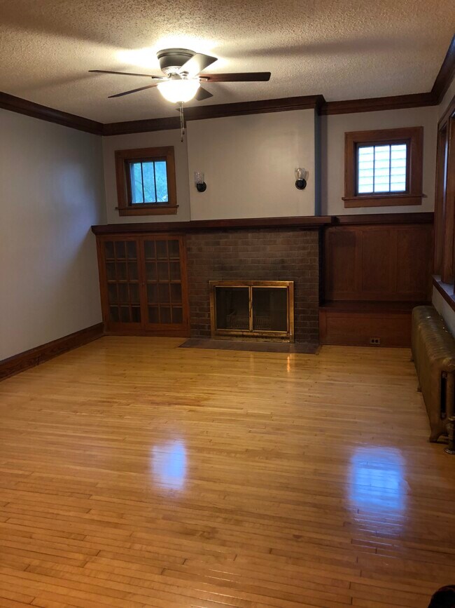 Front room - 318 Kenilworth Ave