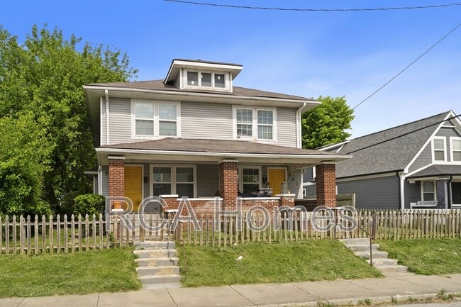 Photo - 903 N Oxford St House