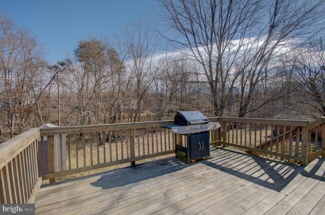 Building Photo - 7806 Mineral Springs Dr
