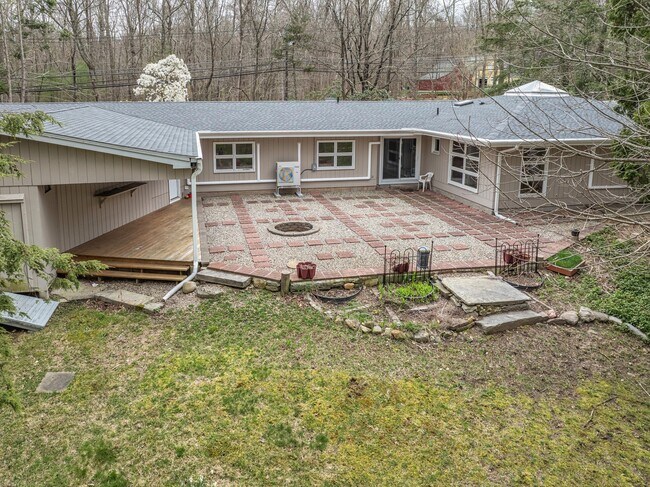 Building Photo - 141 Gurleyville Rd