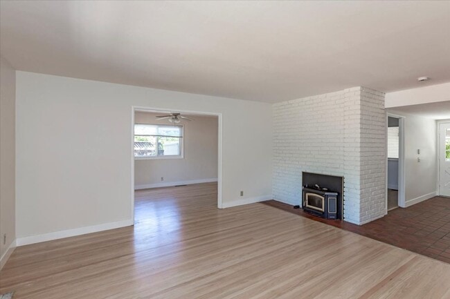 Building Photo - Terrific Sunnyvale Home
