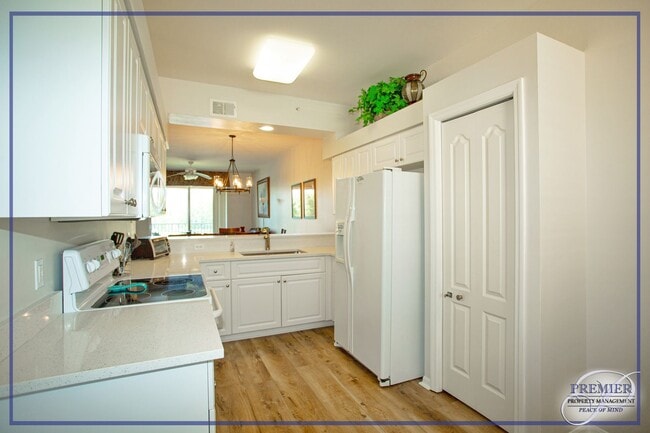 Building Photo - **CEDAR HAMMOCK**FURNISHED SHORT TERM RENT...