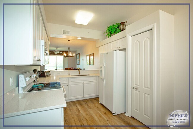 Foto del edificio - **CEDAR HAMMOCK**FURNISHED SHORT TERM RENT...