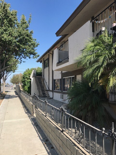 Building Photo - 4001 Green Ave