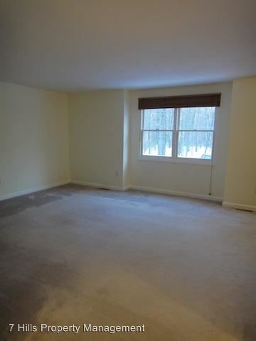 Building Photo - 42 Pinecrest Village