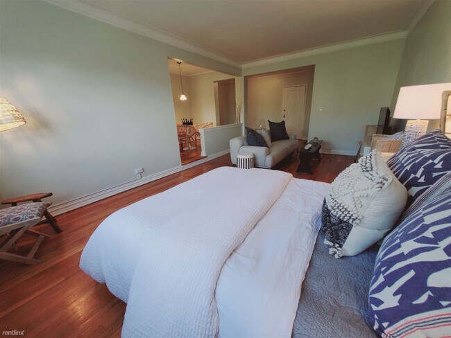 Building Photo - Studio, 1 bath Condo - 70 Strawberry Hill Ave