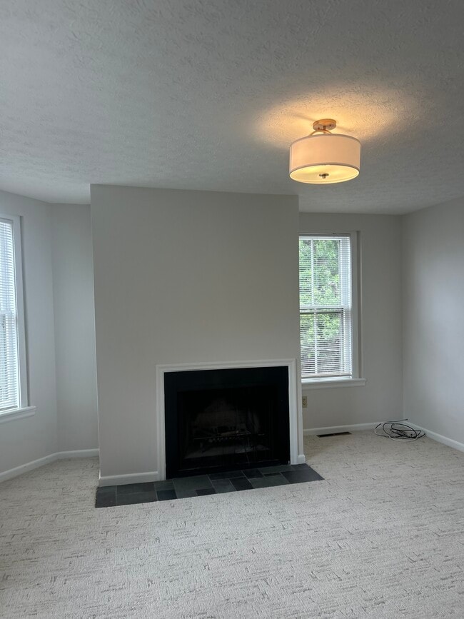 Living room - 666 Mohawk St