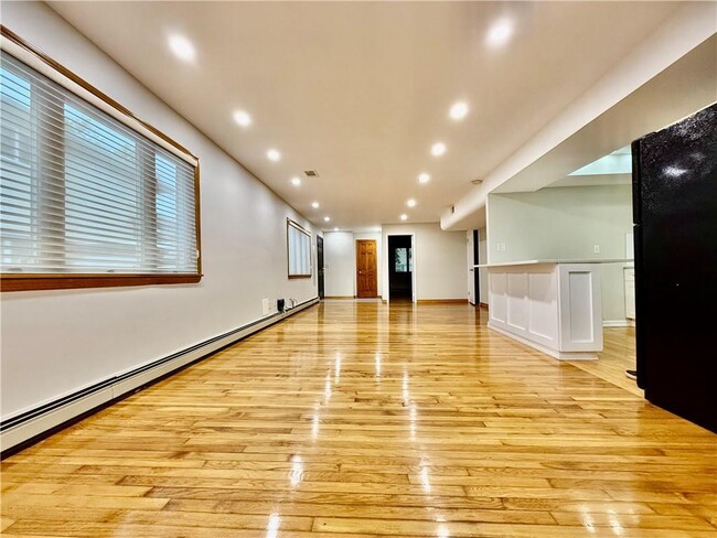 Building Photo - 2240 E 57th Pl