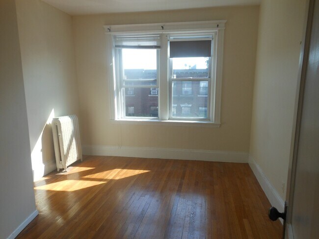 Foto del edificio - 46 Park Vale Ave