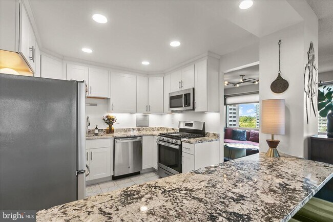 Building Photo - 5500 Friendship Blvd