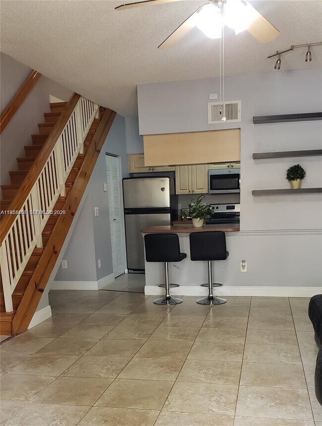 Foto del edificio - 18316 NW 68th Ave