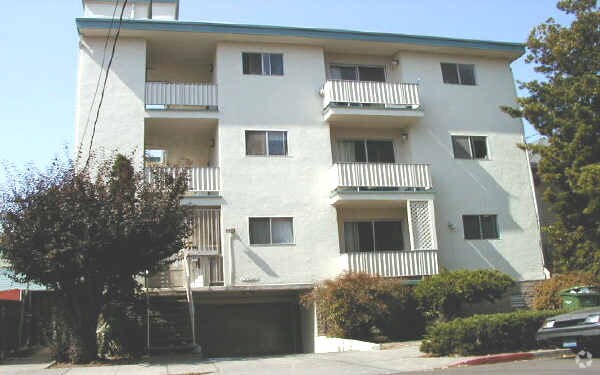 Building Photo - 2540 Regent St