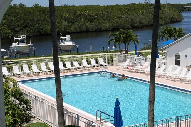 Foto del edificio - 2516 SE Anchorage Cove