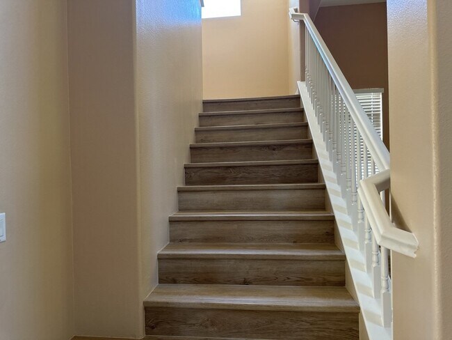 Building Photo - 3 Bedroom 2.5 Bath Home in Moreno Valley CA With Massive Backyard and Bonus Studio / Room in Gara...