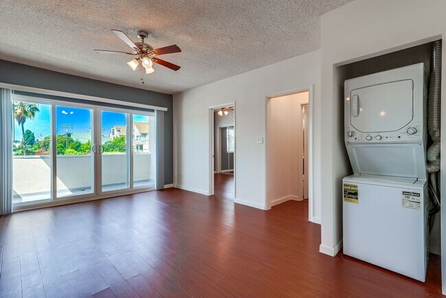 Foto del edificio - 537 E Hyde Park Blvd