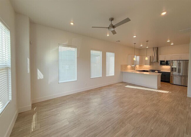 Foto del edificio - 13112 Maplewood Ave