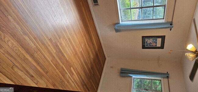 Foto del edificio - 1032 Standard Dr NE