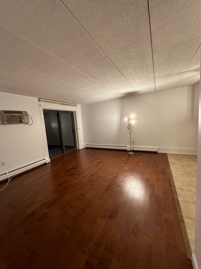 Building Photo - 16 Winter St