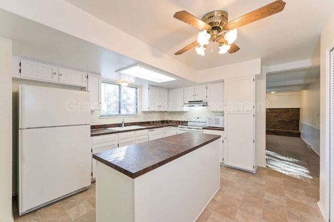 Photo - 5728 S Kenton St House