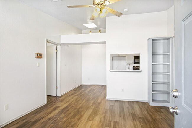 Foto del edificio - 1000 Rambling Oaks Dr
