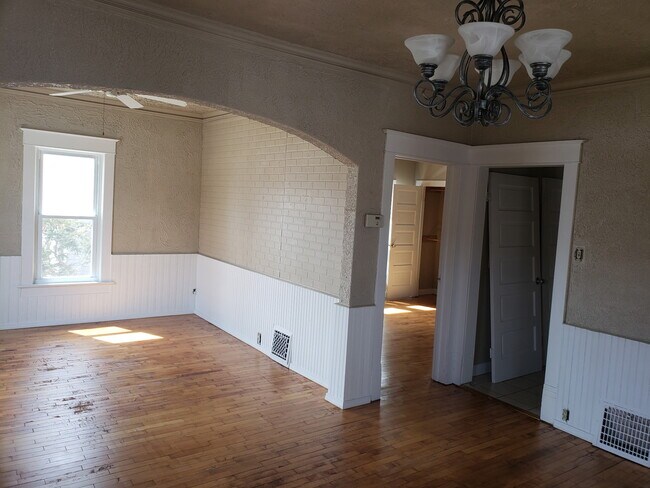 Foto del edificio - 204 N Macy St