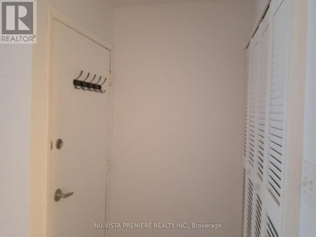 Building Photo - 7 Horn St