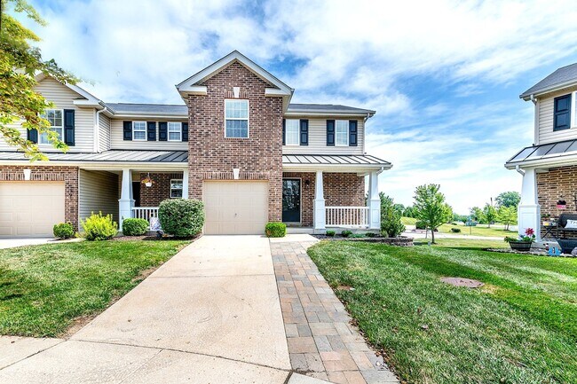 Building Photo - Gorgeous Updated 3 Bed 3 Bath Home Garage