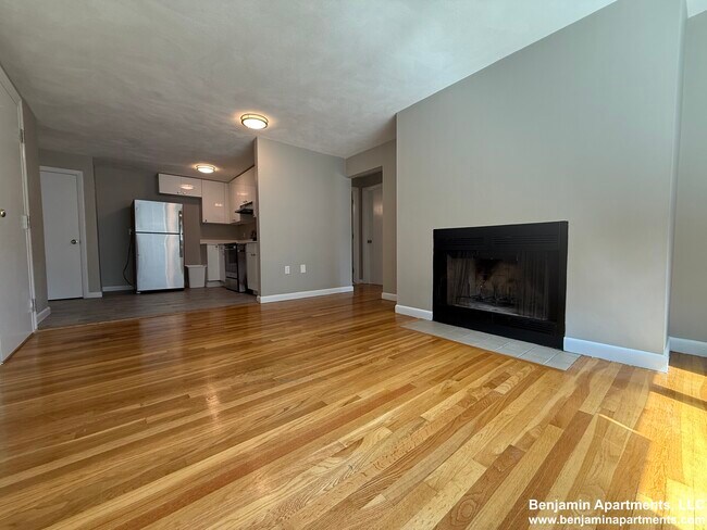 Building Photo - 50 Evergreen St