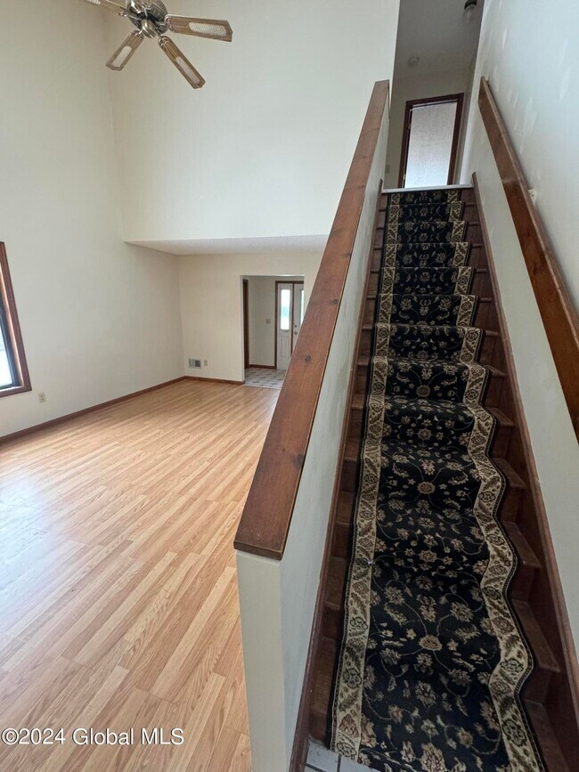 Foto del edificio - 103 Stone Ridge Ct