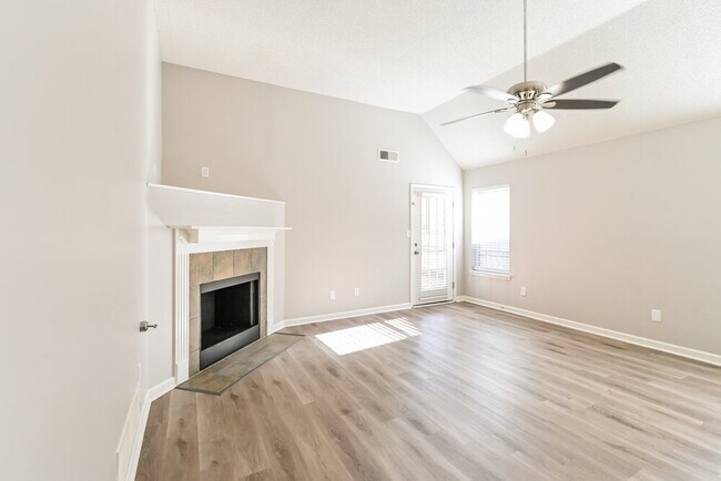 Foto del edificio - 5856 Kayla Dr