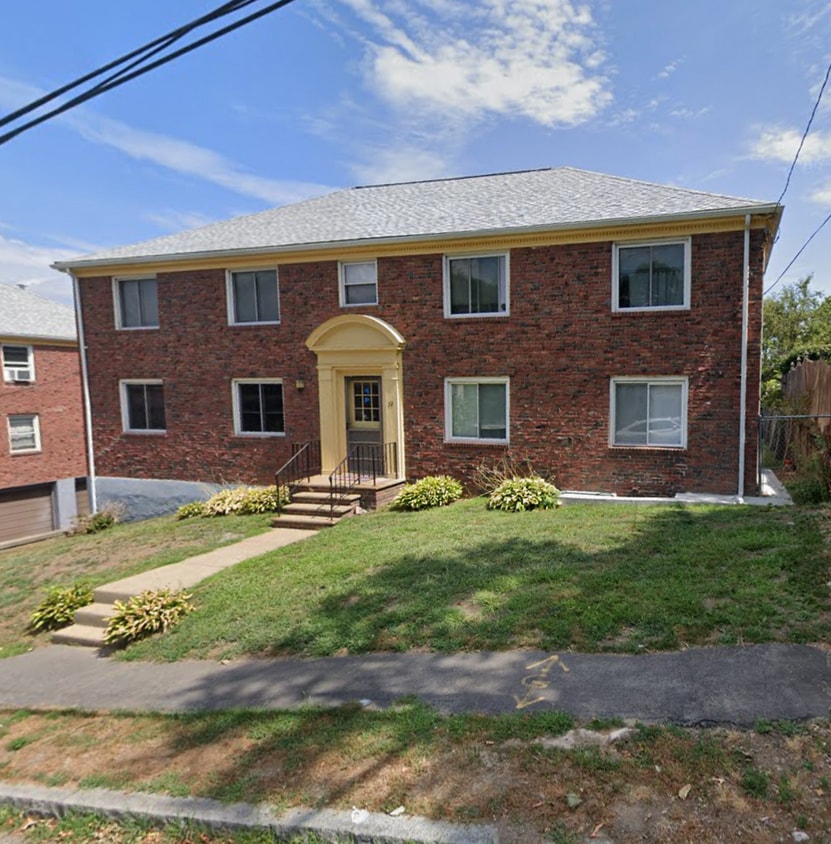 Primary Photo - 32 Bishop Rd