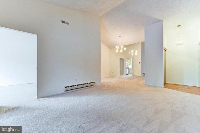 Building Photo - 15320 Pine Orchard Dr