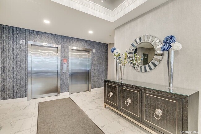 Foto del edificio - 320 E Shore Rd