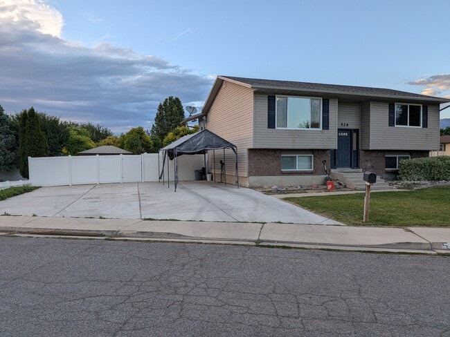 Building Photo - 528 Hindley Dr
