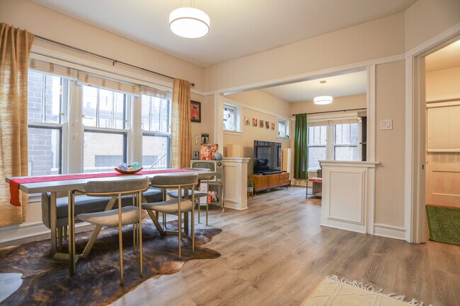 Foto del edificio - 3817 N Lakewood Ave