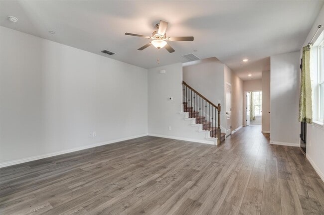 Building Photo - 1232 Lamar Dr