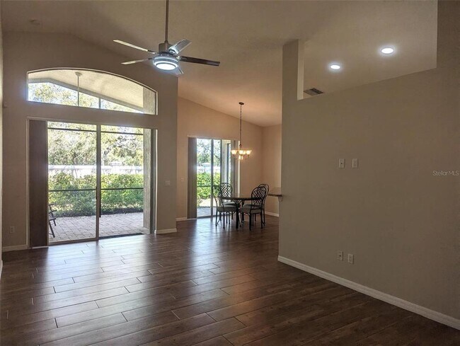Foto del edificio - 4115 63rd Terrace E