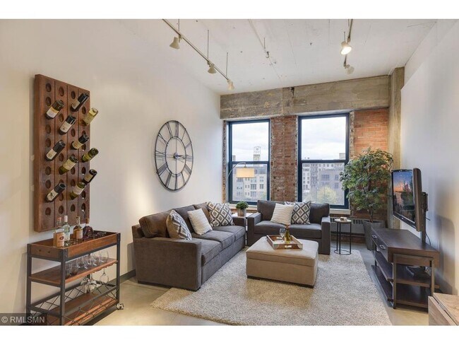 Building Photo - 250 Park Ave