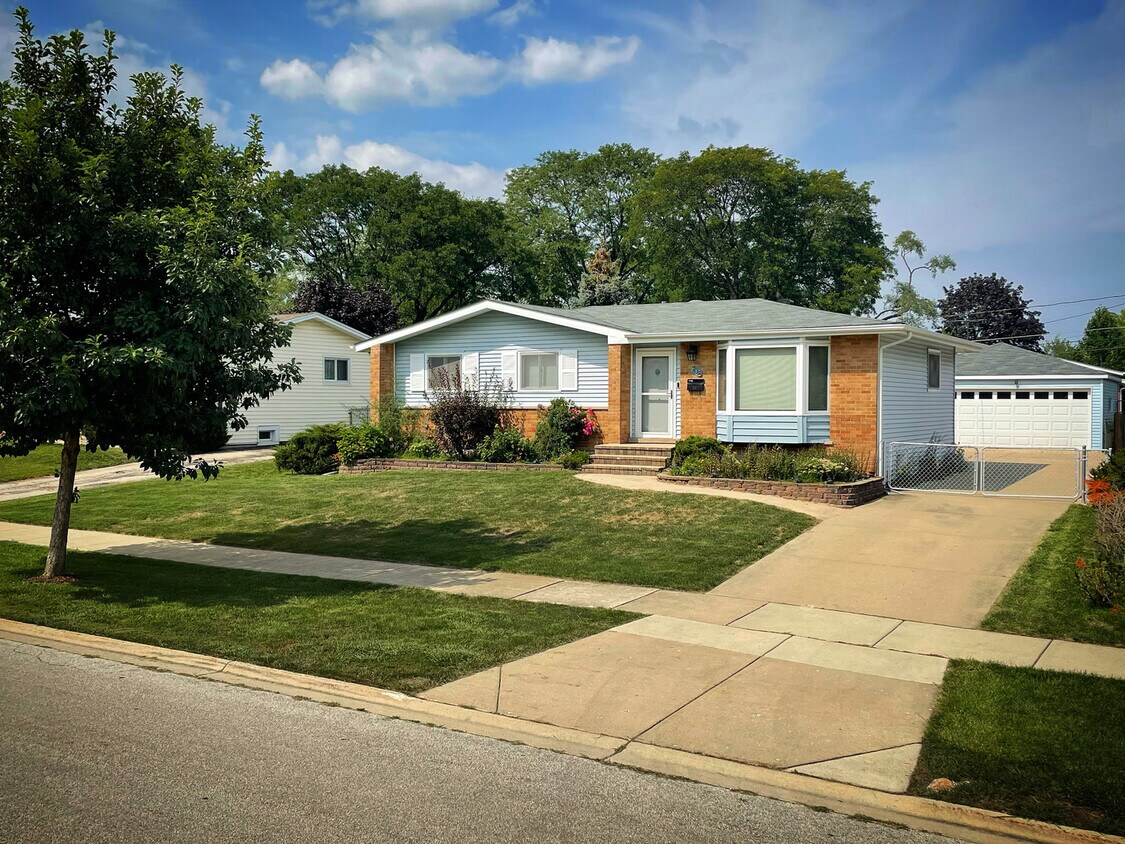 Foto principal - 708 E Greenwood Dr