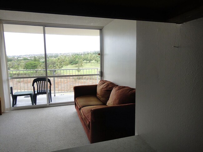 Living room 2 - 98-450 Koauka Loop