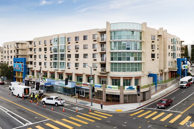 Foto del edificio - Grand Plaza Senior Apartments