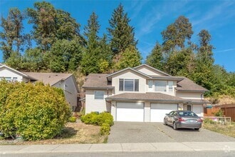 Building Photo - 4808 Fairbrook Crescent