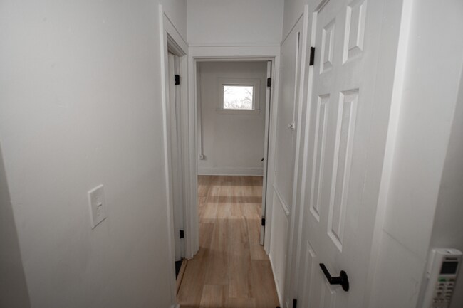 Foto del edificio - 1388 W 83rd St