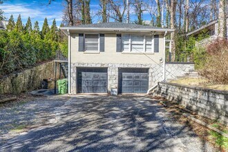 Building Photo - 1870 Windemere Dr NE